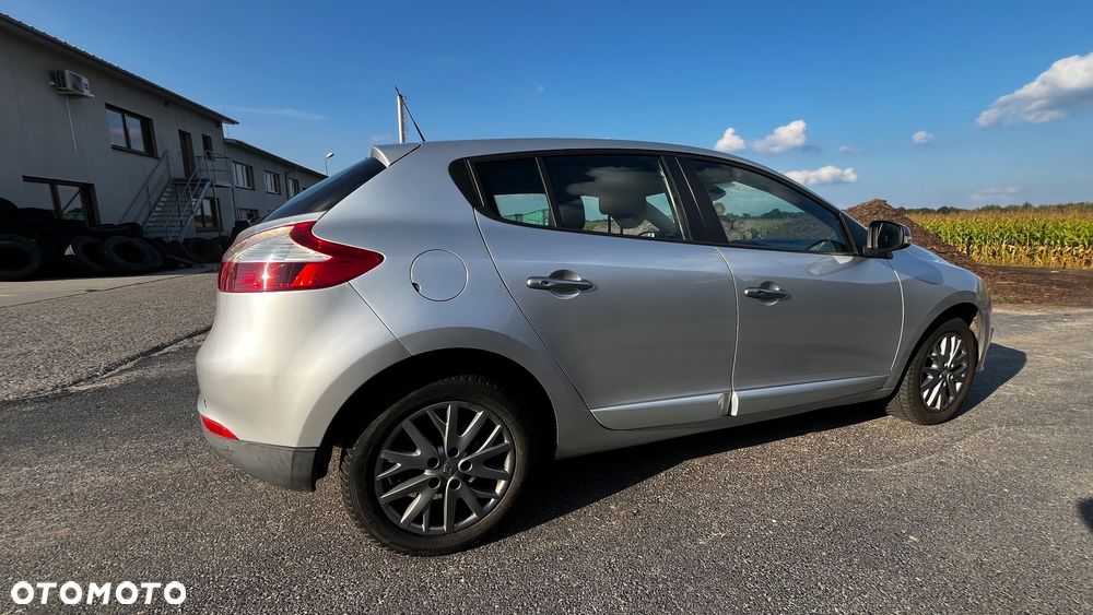Renault Megane Grandtour ENERGY TCe 115 Start & Stop Authentique - 12