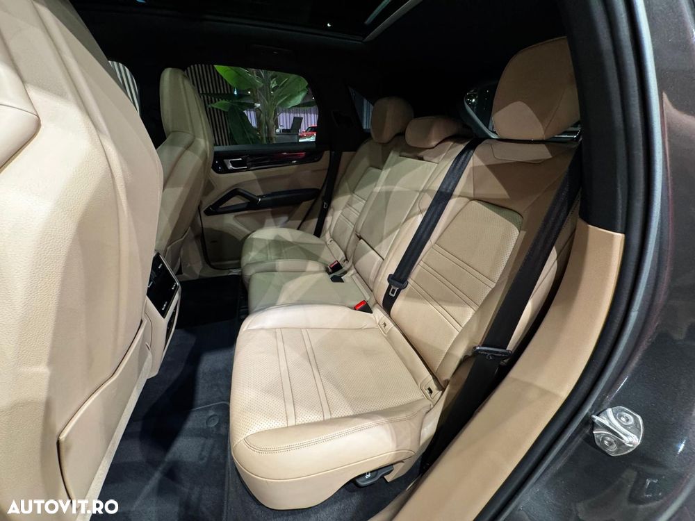 Porsche Cayenne Standard - 22