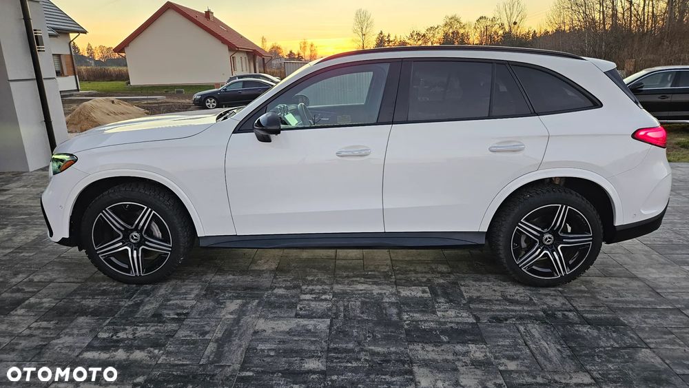 Mercedes-Benz GLC 300 4Matic 9G-TRONIC AMG Line Advanced - 3