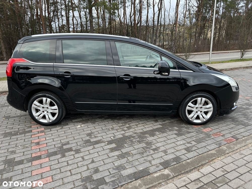 Peugeot 5008 HDI FAP 150 Family Plus - 11