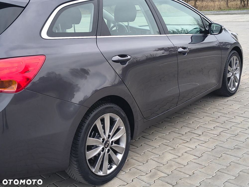 Kia Ceed 1.6 CRDi 128 Platinum Edition - 10