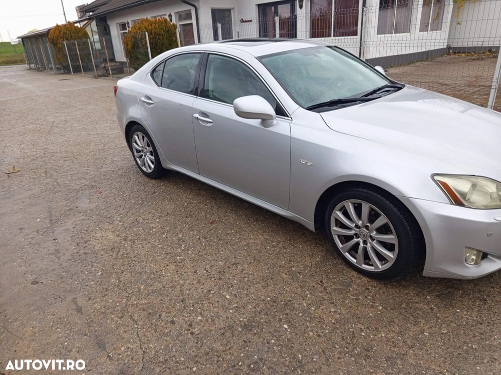 Lexus Seria IS 250 2.5 V6 Aut Luxury - 2