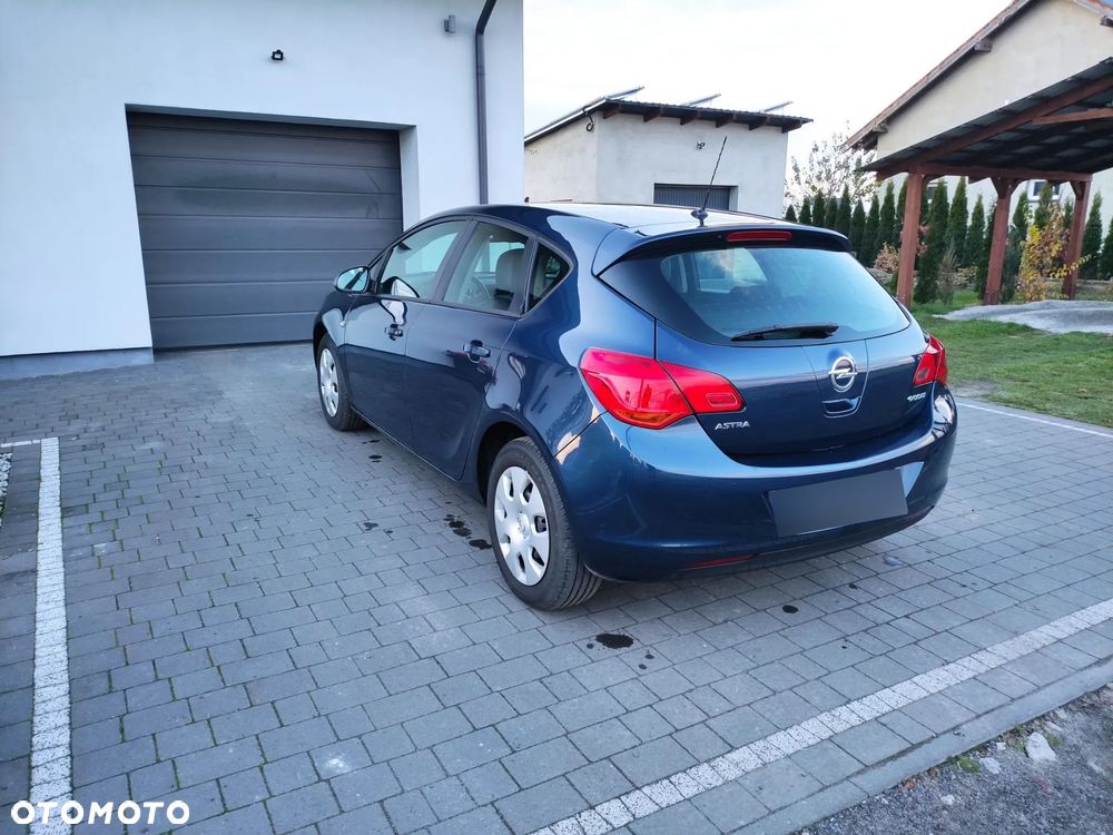 Opel Astra - 8