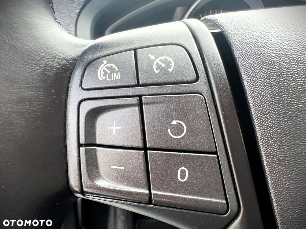Volvo V40 D2 - 18