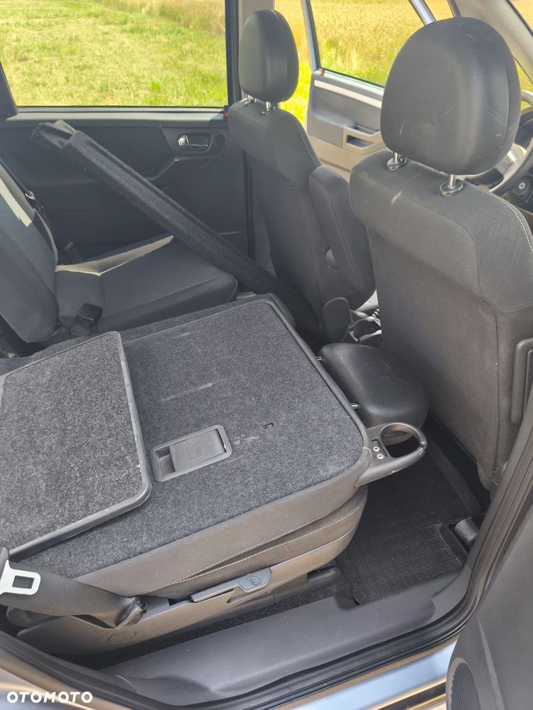 Opel Meriva 1.8 Cosmo - 24