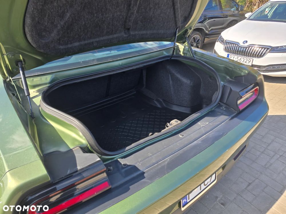 Dodge Challenger - 15