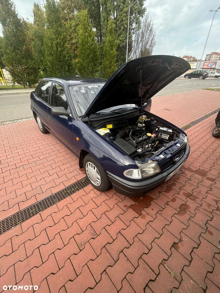 Opel Astra 1.4 GL - 34