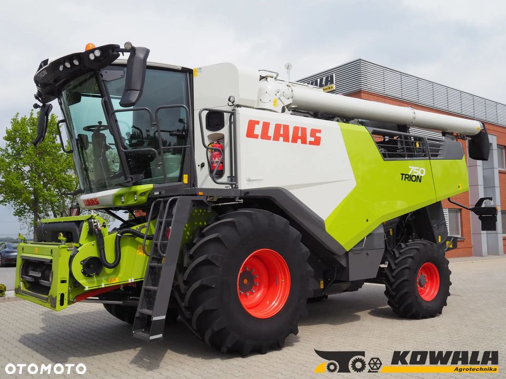 Claas Trion 750 CEMOS + V770 - 2