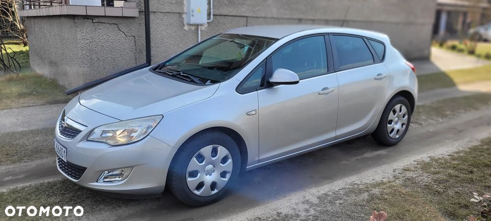 Opel Astra 1.6 Color Edition - 1