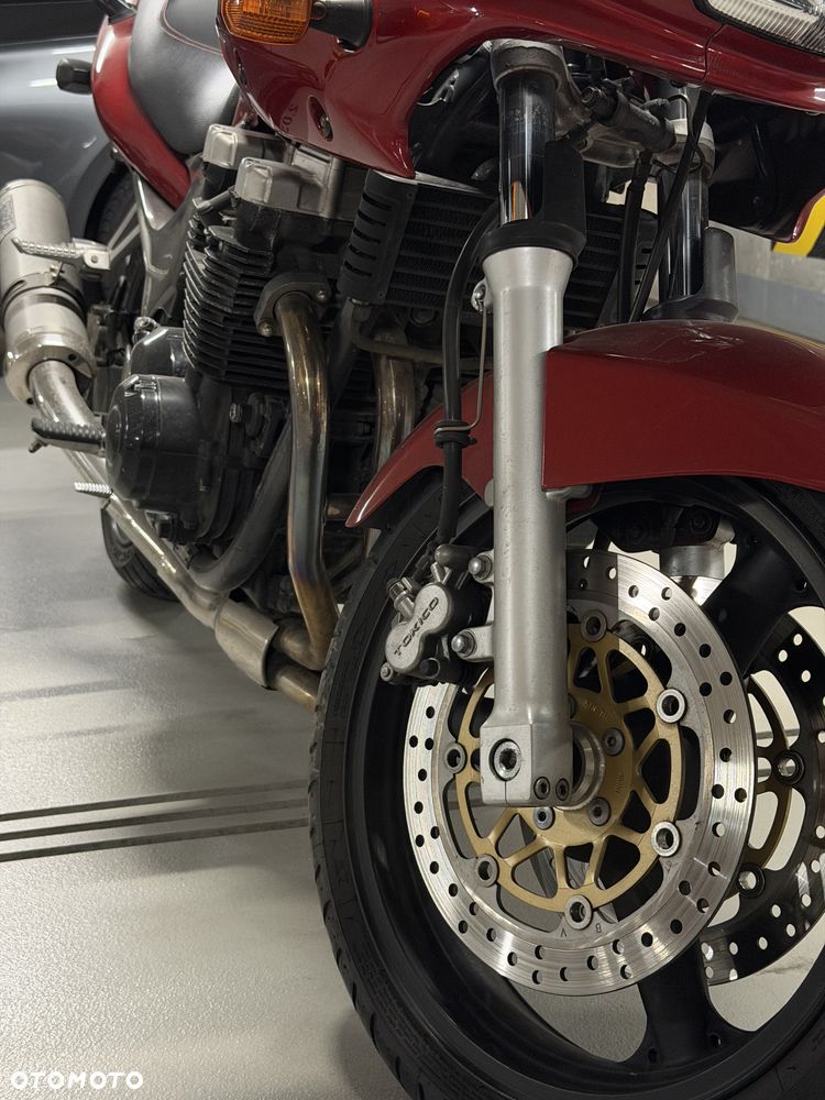 Kawasaki ZR - 6