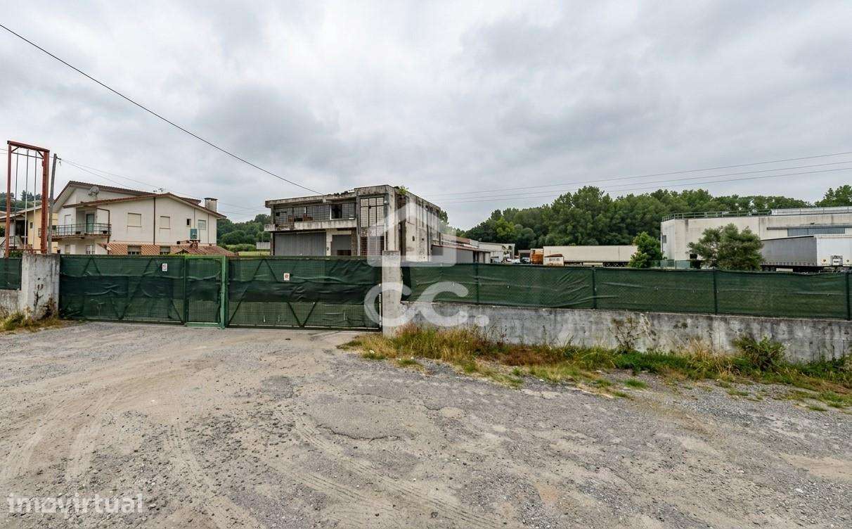 Armazém / Edifício Industrial com 833 m² de Área Construída em Fiães – - Grande imagem: 5/12