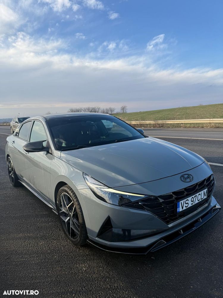 Hyundai Elantra 1.6 l 123 CP CVT Exclusive Navi - 9