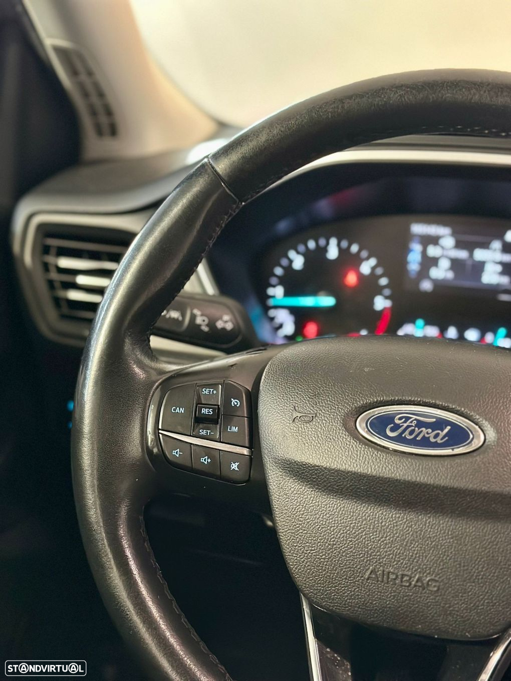 Ford Focus SW 1.5 TDCi EcoBlue Connected - 16