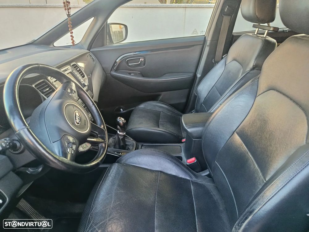 Kia Carens - 5