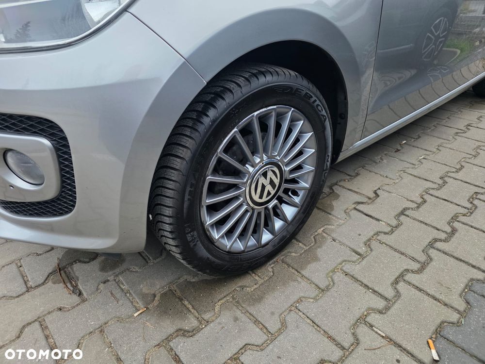 Volkswagen up! move - 3