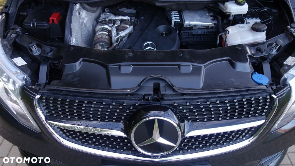 Mercedes-Benz Klasa V - 34