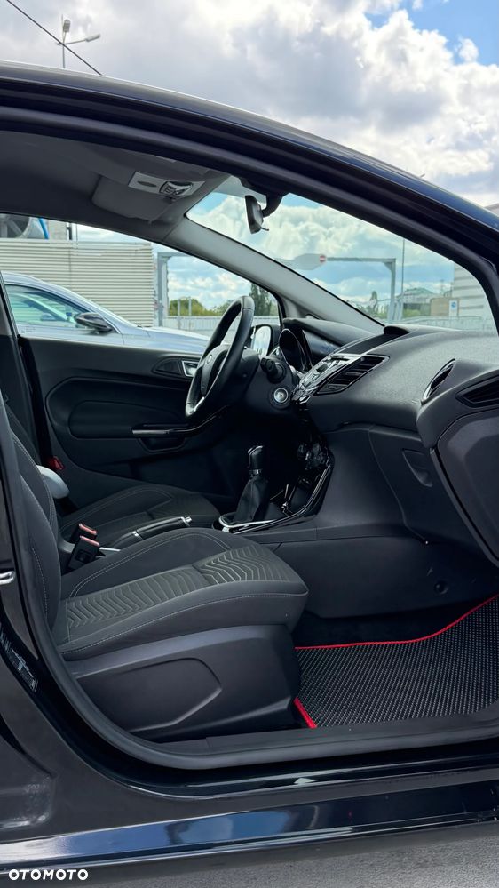 Ford Fiesta 1.0 EcoBoost Gold X - 29