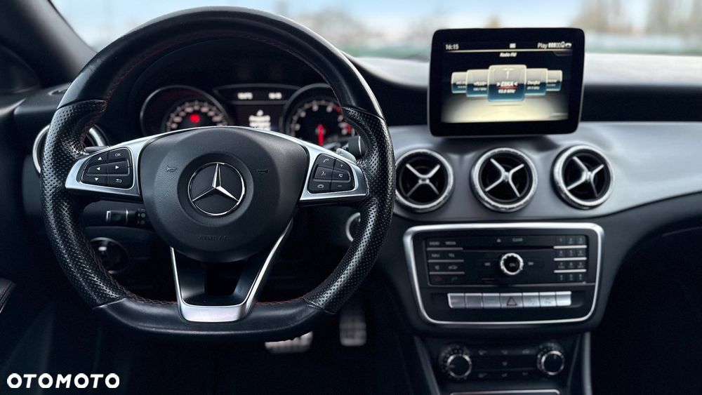 Mercedes-Benz CLA 180 7G-DCT AMG Line - 12