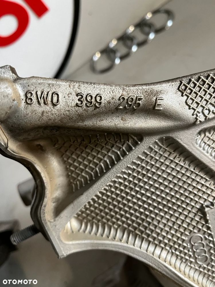 AUDI A4 B9 ŁAPA PODPORA WSPORNIK SILNIKA 8W0399295E 8w0399296E - 3