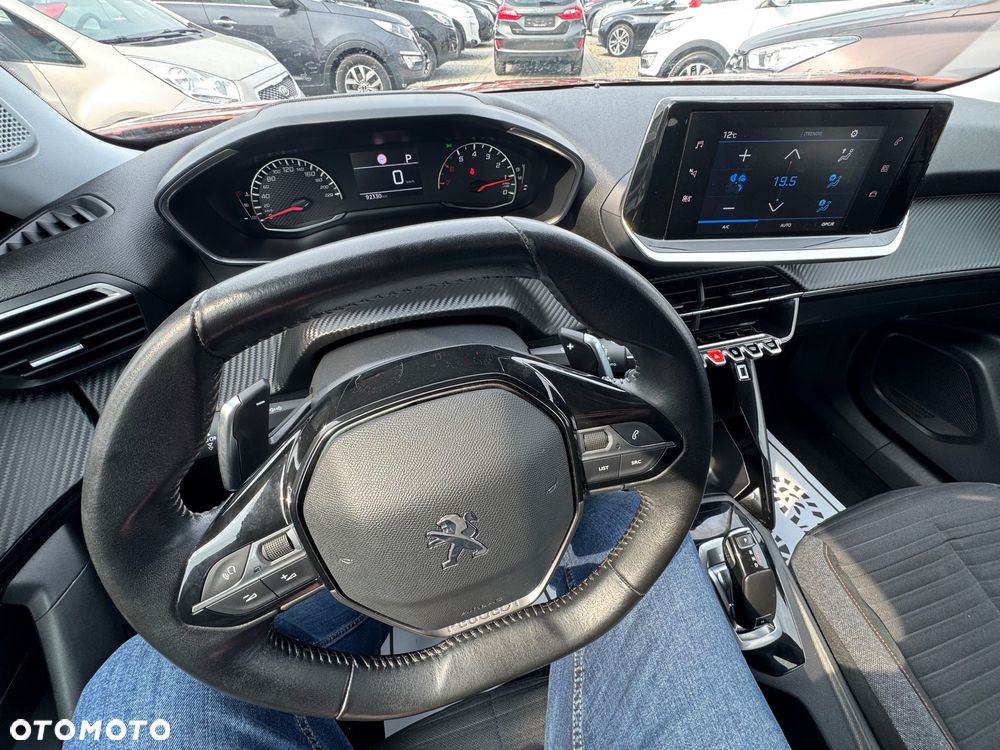 Peugeot 2008 1.2 PureTech Active S&S EAT8 - 21
