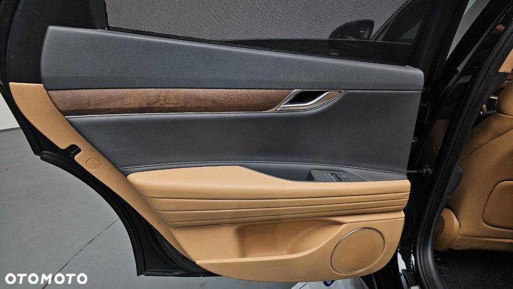 Genesis G80 - 26