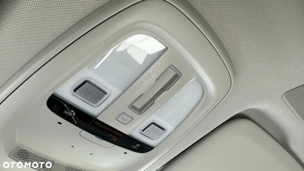 Volvo XC 60 B6 B AWD Momentum - 17