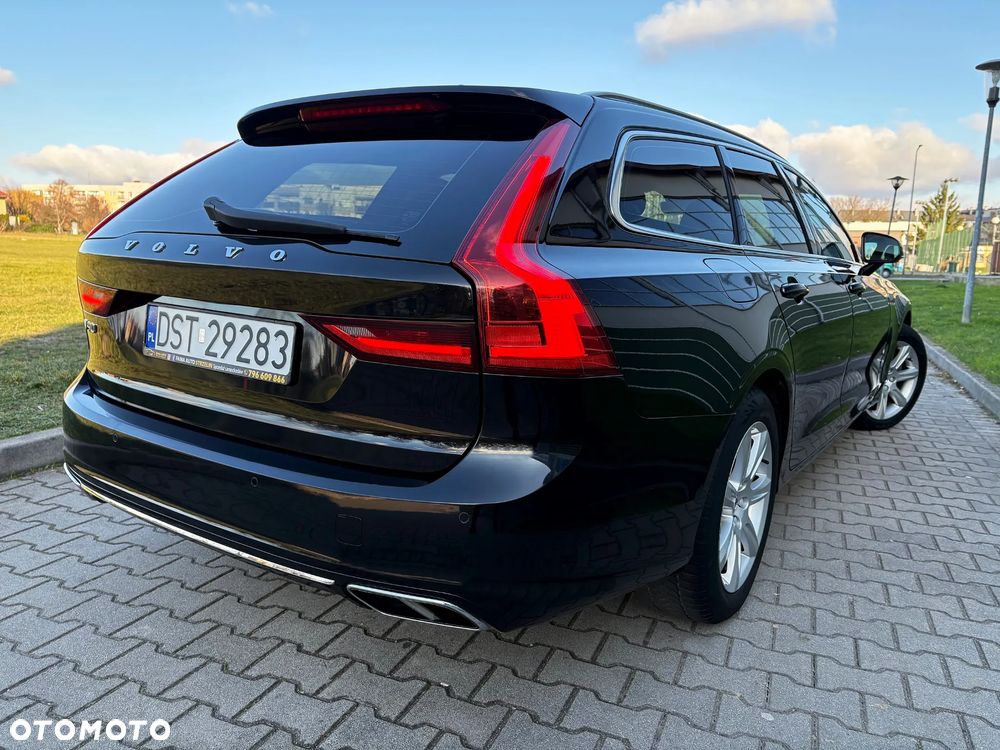 Volvo V90 D3 Momentum Pro - 14