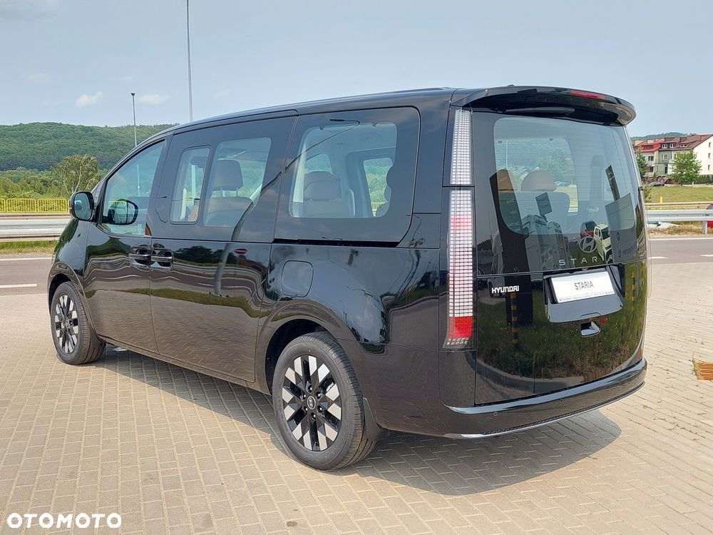 Hyundai Staria 1.6 T-GDI HEV Luxury - 4