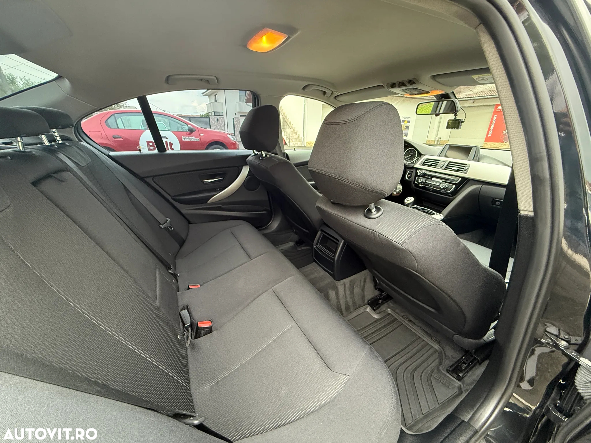 BMW Seria 3 320d - 15