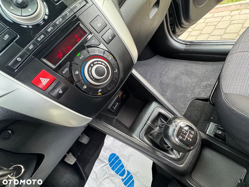Kia Venga - 17