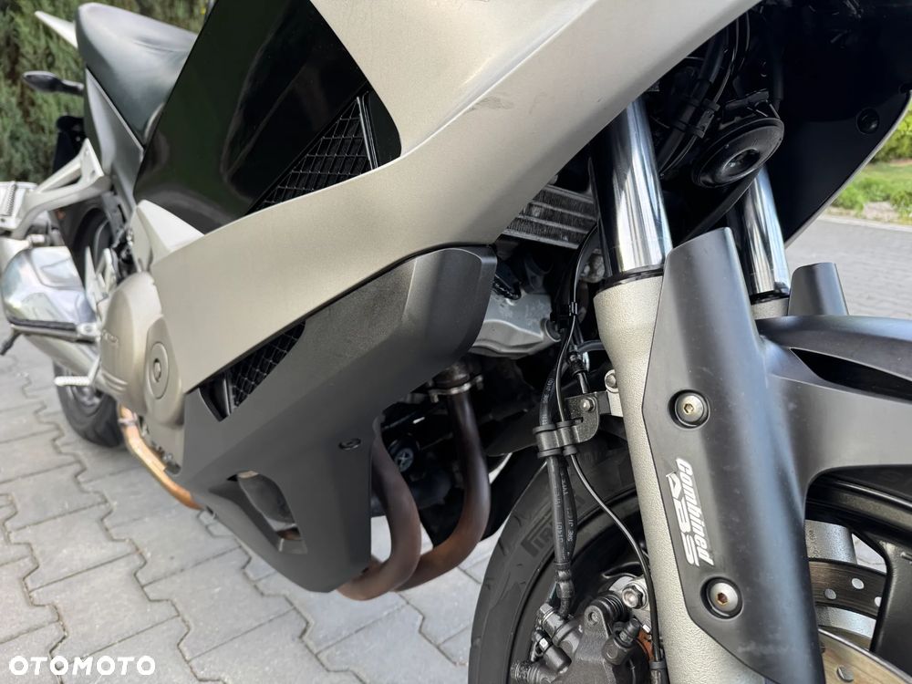Honda VFR - 29