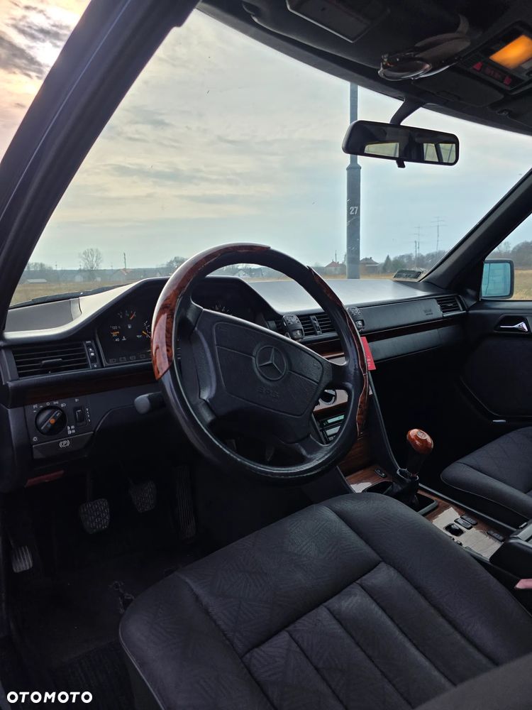 Mercedes-Benz W124 (1984-1993) - 16