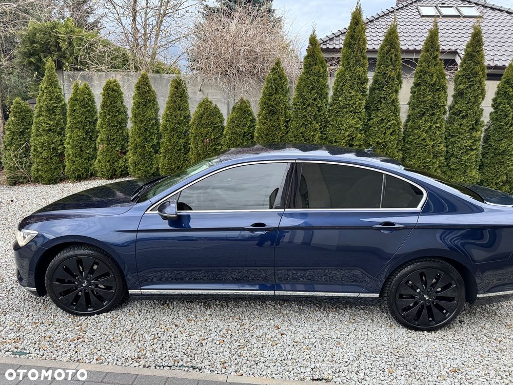 Volkswagen Passat - 10