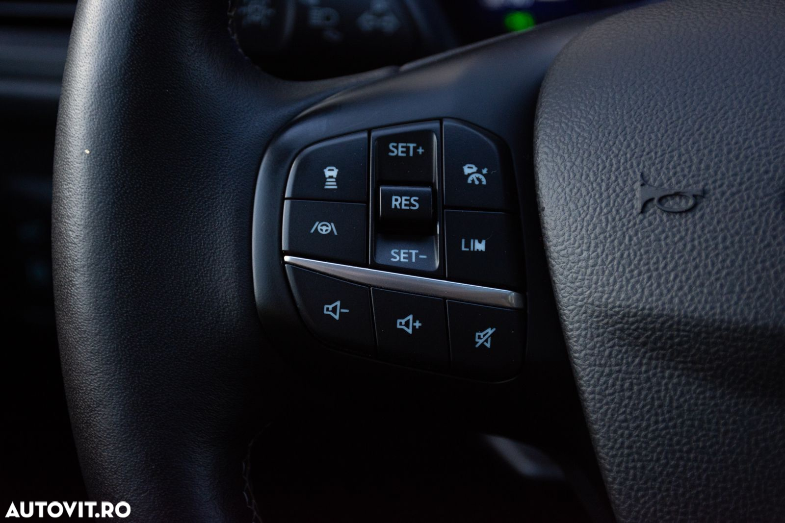 Ford Kuga - 9