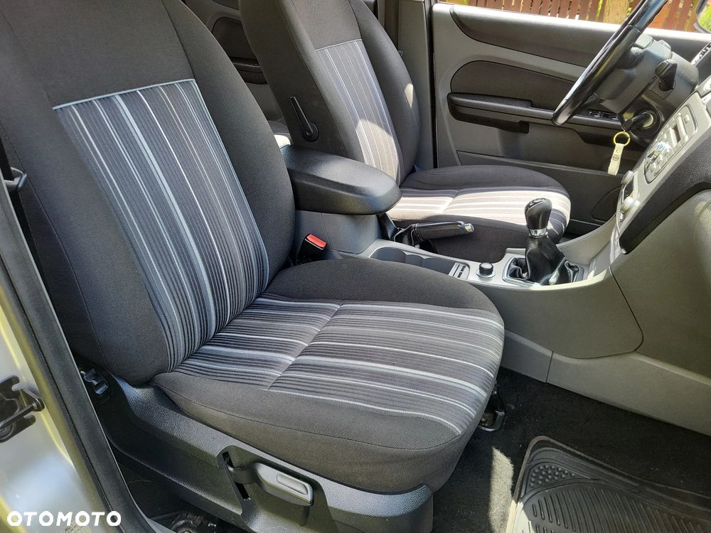 Ford Focus 2.0 16V Style+ - 30