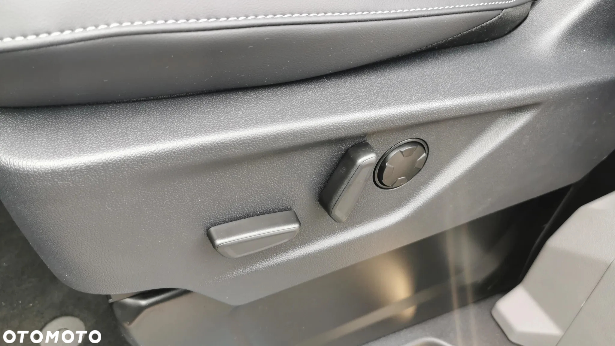 Ford Tourneo Custom 2.5 PHEV CVT 340 L2 Titanium X - 16