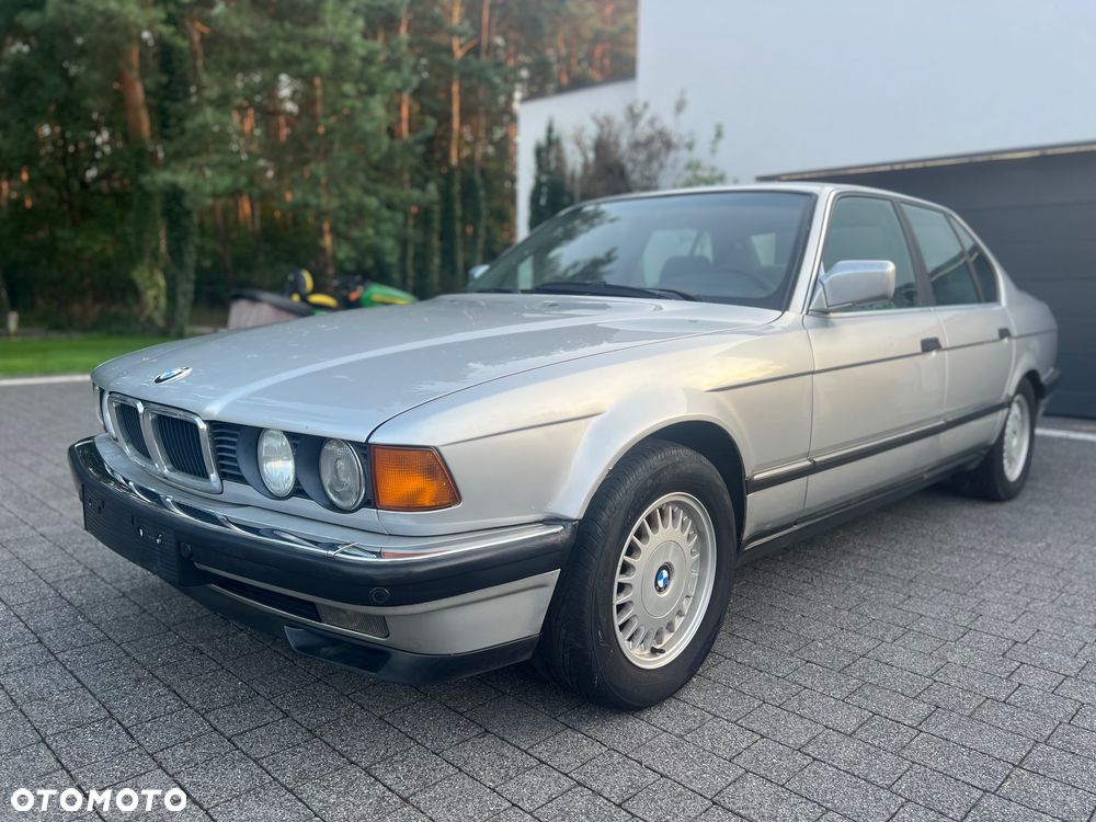 BMW Seria 7 740i V8 - 3