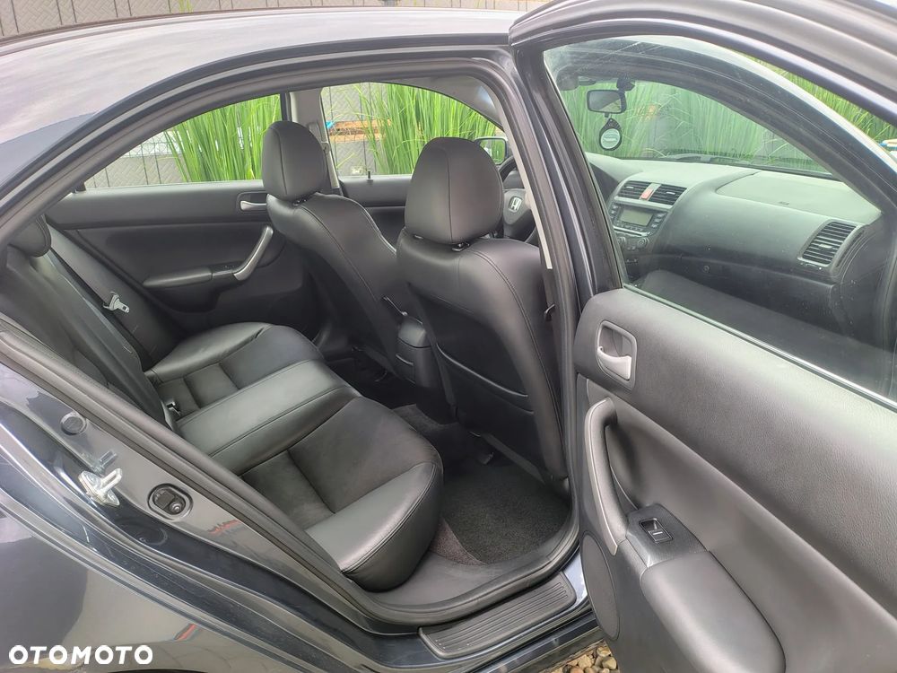 Honda Accord 2.0 i Sport - 24