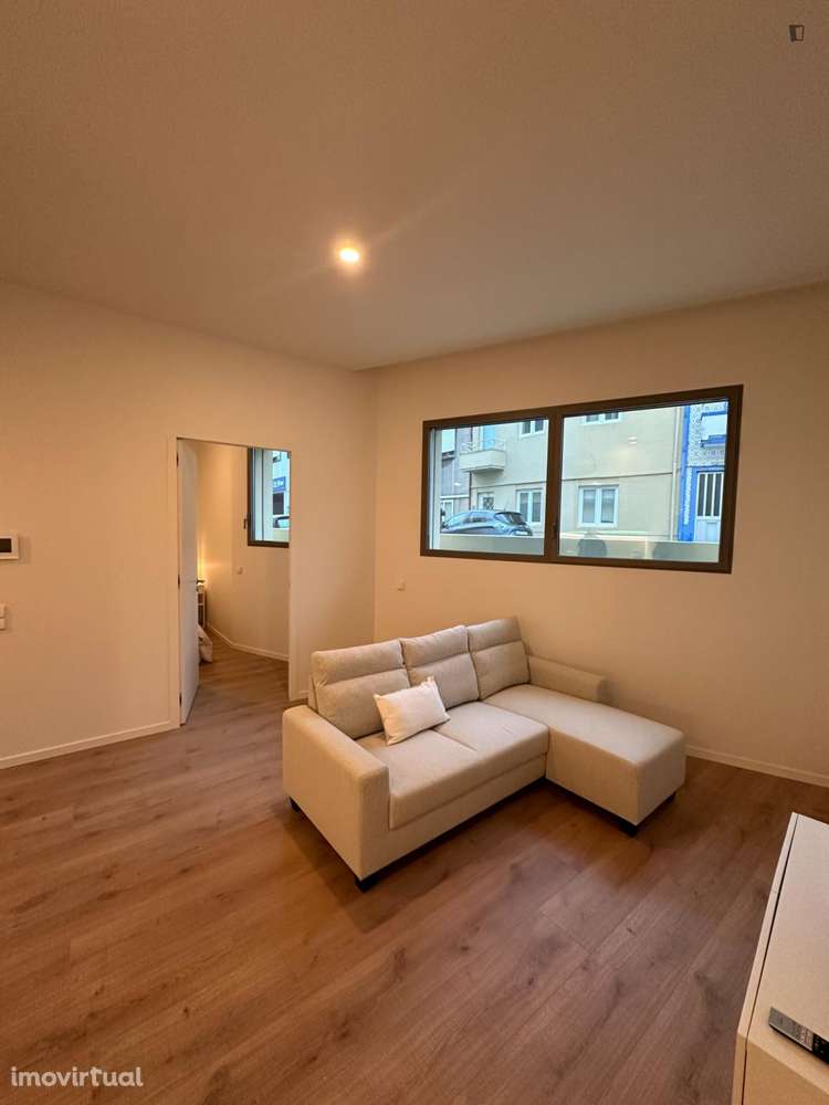 Apartamento com 1 quartos - localizado em Paranhos Porto - Grande imagem: 3/14