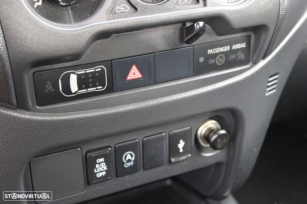 Mitsubishi L200 2.3 DI-D Space Cab Invite 4WD - 23