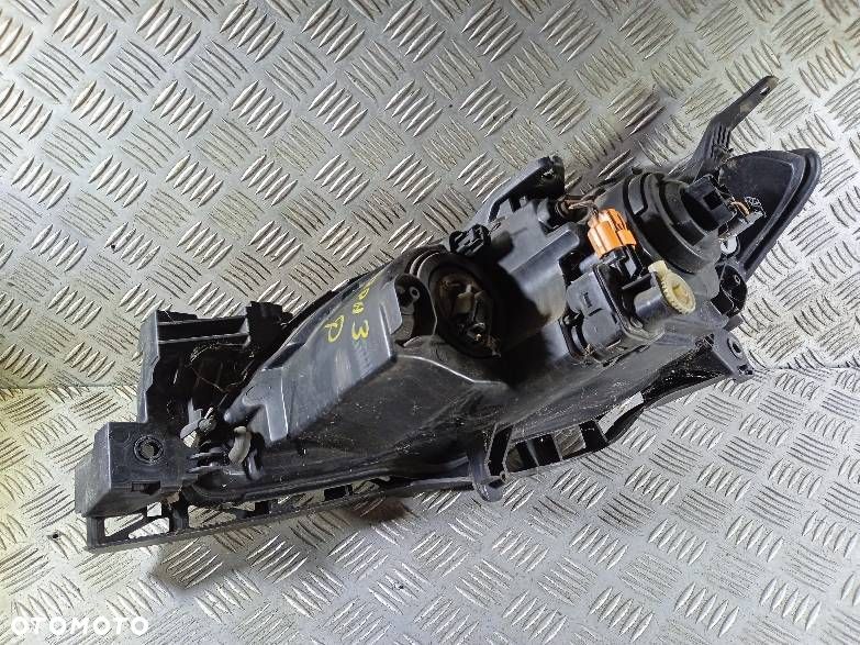 LAMPA PRAWA PRZEDNIA MAZDA 3 - 2