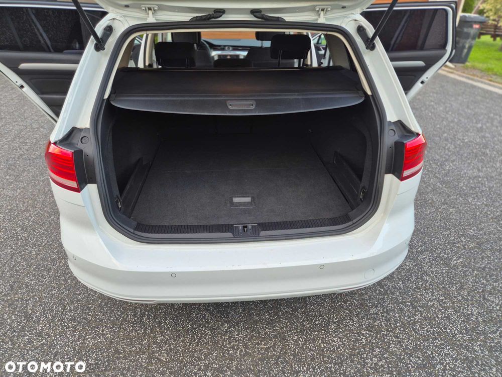 Volkswagen Passat - 8