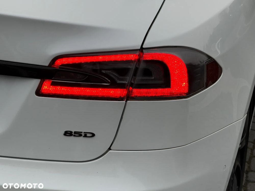 Tesla Model S 85D Allradantrieb - 32