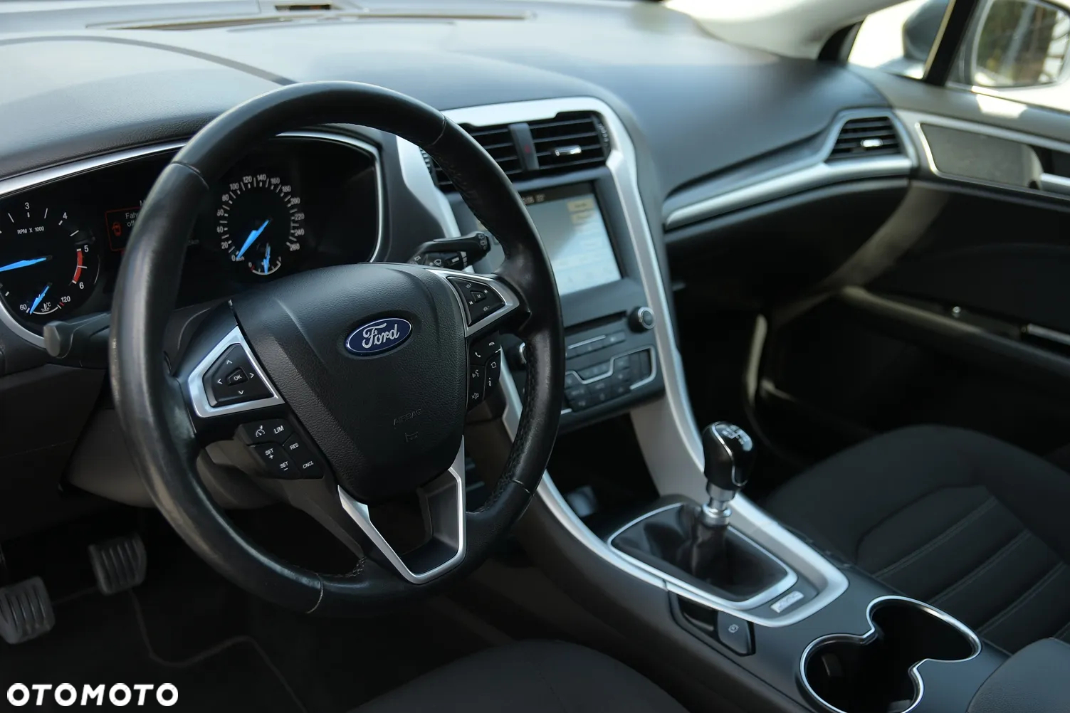 Ford Mondeo - 23