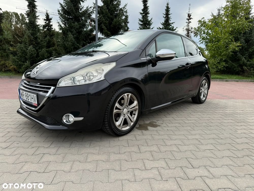 Peugeot 208 2012 photo 2