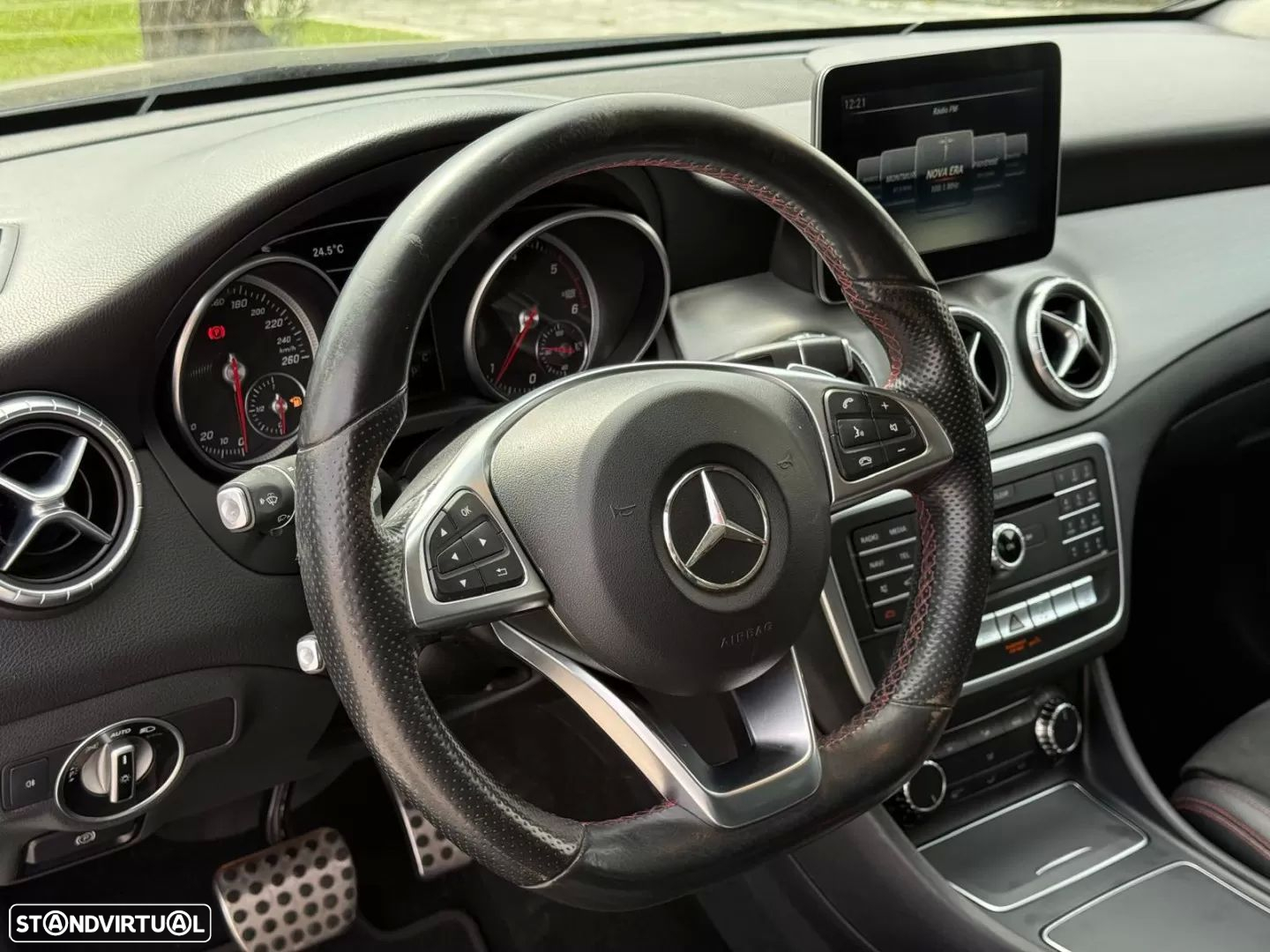 Mercedes-Benz CLA 180 d Shooting Brake 7G-DCT AMG Line - 19