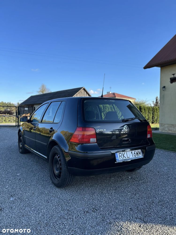 Volkswagen Golf 1.6 - 10