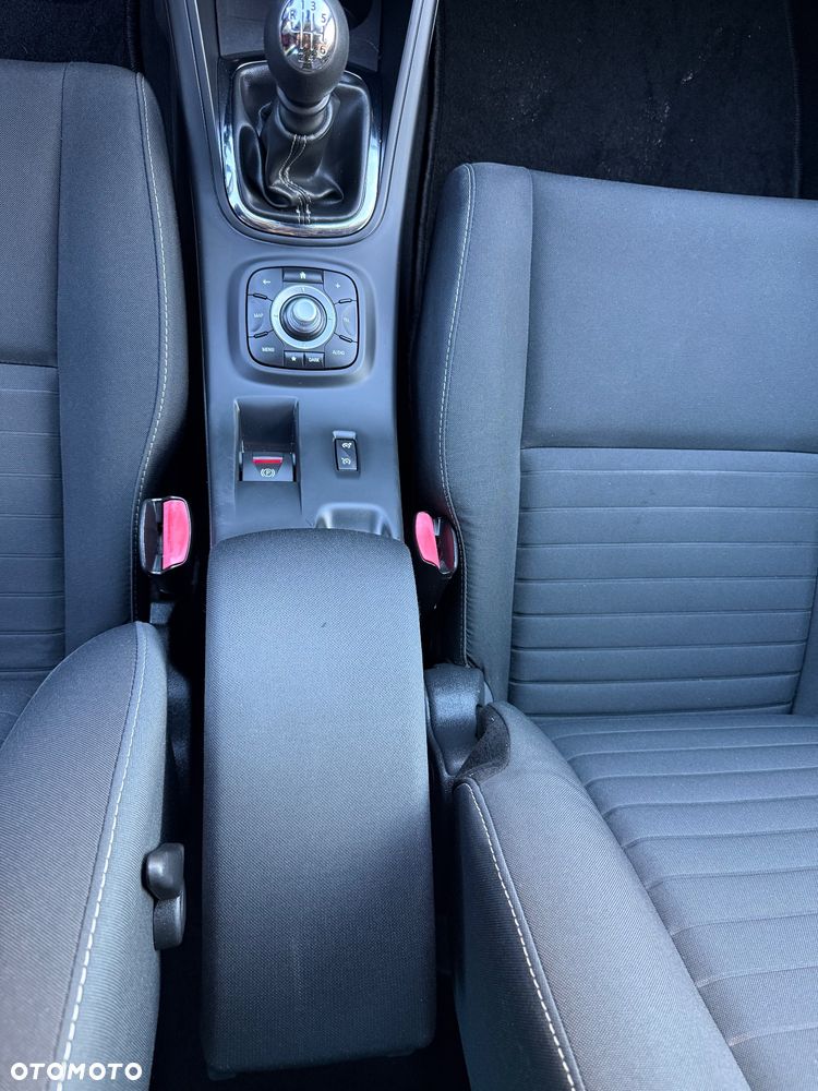 Renault Megane 1.6 16V 110 LIMITED - 29