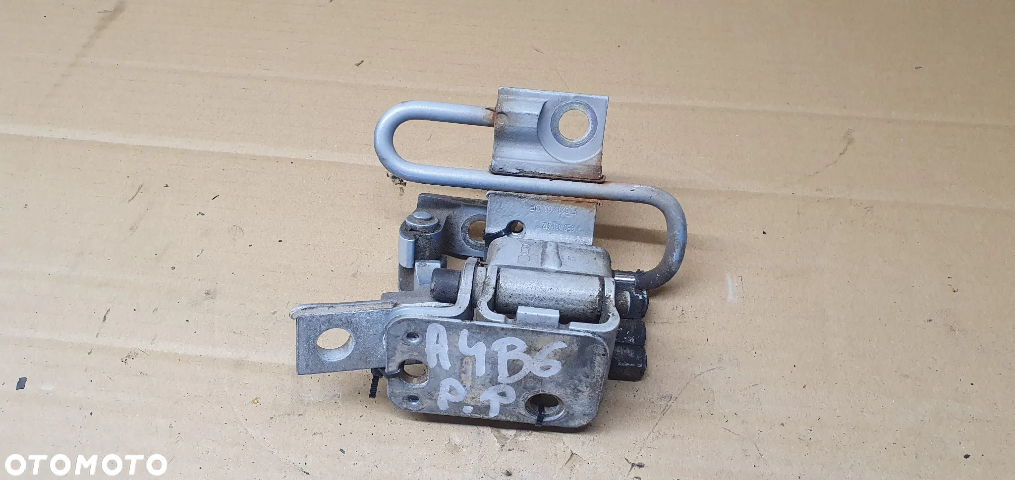 Zawias zawiasy drzwi prawy przód para Audi A4 B6 8E0831412 - 4