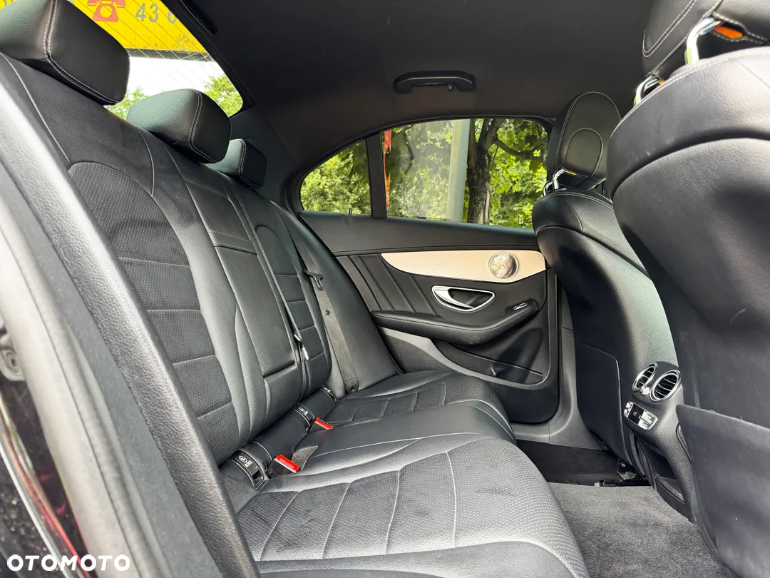 Mercedes-Benz Klasa C 220 (BlueTEC) d 7G-TRONIC AMG Line - 33